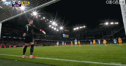 1767828789628092548.gif 曼城.gif