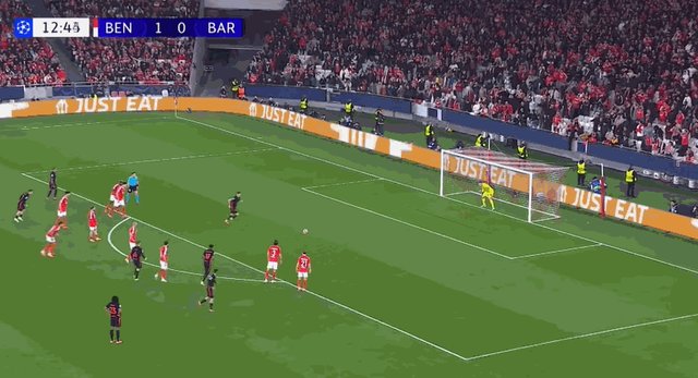 1737498765698077562.gif 1-1莱万.gif