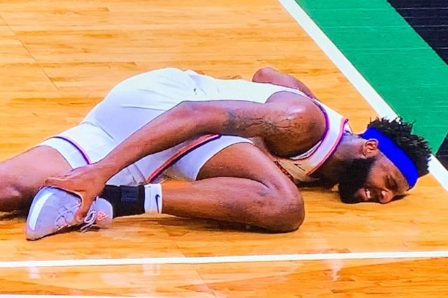 1617093897594088369.jpg Mitchell-Robinson-injury-Knicks.jpg